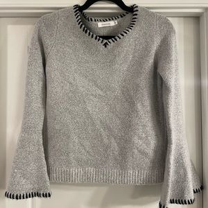 Avantlook sweater with flared sleeves & detailed stitching